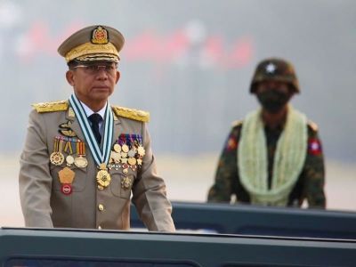 Главарь мьянманских путчистов Мин Аун Хлайн на трибуне. Фото: t.me/golovnin_tokyo Главарь мьянманских путчистов Мин Аун Хлайн на трибуне. Фото: t.me/golovnin_tokyo