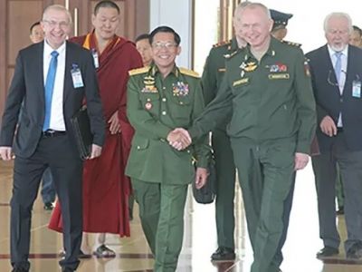 Зам. министра обороны РФ А.Фомин с лидером фашистской хунты Мьянмы Мин Аун Хлайном, 27.03.21. Фото: yandex.ru/turbo/voennoedelo.com Зам. министра обороны РФ А.Фомин с лидером фашистской хунты Мьянмы Мин Аун Хлайном, 27.03.21. Фото: yandex.ru/turbo/voennoedelo.com