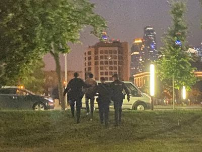 Задержание Ильи Яшина, 27.06.22. Фото: t.me/IrinaBabloyan Задержание Ильи Яшина, 27.06.22. Фото: t.me/IrinaBabloyan