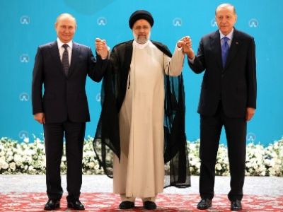 Владимир Путин, Эбрахим Раиси и Реджеп Эрдоган, 19.07.22. Фото: ТАСС Владимир Путин, Эбрахим Раиси и Реджеп Эрдоган, 19.07.22. Фото: ТАСС