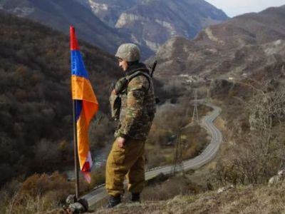 Армянский солдат на границе. Фото: t.me/nexta_live Армянский солдат на границе. Фото: t.me/nexta_live