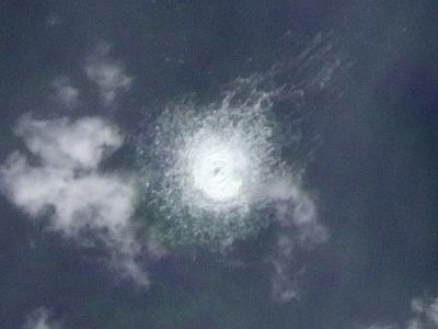 Спутниковое фото места утечки из "Северного потока": t.me/svezhesti Спутниковое фото места утечки из "Северного потока": t.me/svezhesti