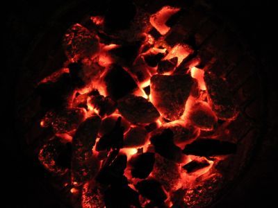 Тлеющие угли. Источник: www.publicdomainpictures.net Тлеющие угли. Источник: www.publicdomainpictures.net