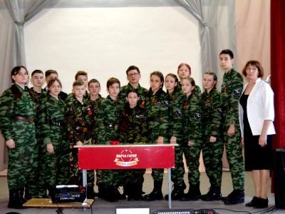 У "парты Героя". Фото: Сергей Горчаков. Каспаров.Ru У "парты Героя". Фото: Сергей Горчаков. Каспаров.Ru