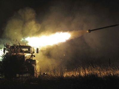 Ночной обстрел. Фото: structure.mil.ru Ночной обстрел. Фото: structure.mil.ru