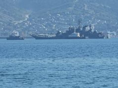 Поврежденный атакой дронов большой десантный корабль в Новороссийске. Фото: t.me/arrowsmap