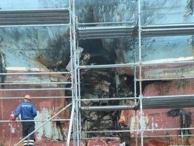 Пробоина в борту корабля. Фото: ВЧК-ОГПУ Пробоина в борту корабля. Фото: ВЧК-ОГПУ