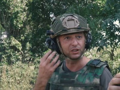 Рома Зверь, солист группы "Звери", в "ДНР". Скрин видео WarGonzo Рома Зверь, солист группы "Звери", в "ДНР". Скрин видео WarGonzo