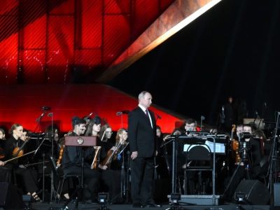 Путин и оркестр на праздновании 80-летия Курской битвы (в момент гибели самолета с Пригожиным), 23.08.23. Фото: kremlin.ru Путин и оркестр на праздновании 80-летия Курской битвы (в момент гибели самолета с Пригожиным), 23.08.23. Фото: kremlin.ru