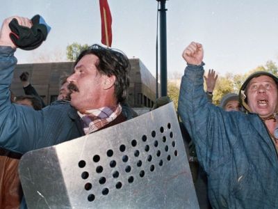 Захват мэрии Москвы, 3.10.93. Фото: t.me/ussrchaosss Захват мэрии Москвы, 3.10.93. Фото: t.me/ussrchaosss