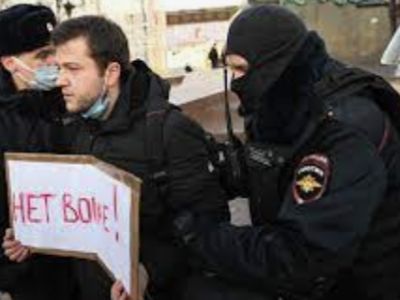 Задержание Даниила Серёгина. Фото: crimeahrg.org Задержание Даниила Серёгина. Фото: crimeahrg.org