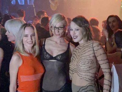 "Полуголая вечеринка" у Насти Ивлеевой. Фото: соцсети "Полуголая вечеринка" у Насти Ивлеевой. Фото: соцсети