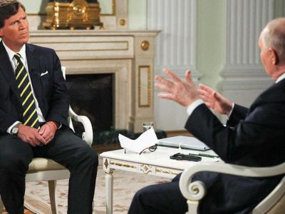 Такер Карлсон и Владимир Путин во время интервью. Фото: Гавриил Григоров / ТАСС Такер Карлсон и Владимир Путин во время интервью. Фото: Гавриил Григоров / ТАСС