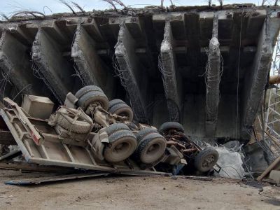 Обломки Панинского моста в Вязьме, 8.04.24. Фото: t.me/Elen_Poloz Обломки Панинского моста в Вязьме, 8.04.24. Фото: t.me/Elen_Poloz