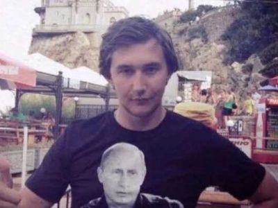 Сергей Карякин в майке с Путиным. Фото: antikor.com.ua Сергей Карякин в майке с Путиным. Фото: antikor.com.ua