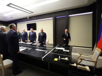 Владимир Путин на оперативном совещании в Ново-Огарево, 12.08.24. Фото: kremlin.ru Владимир Путин на оперативном совещании в Ново-Огарево, 12.08.24. Фото: kremlin.ru