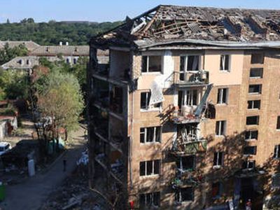 Удар по дому. Фото: tutveseluha.mirtesen.ru Удар по дому. Фото: tutveseluha.mirtesen.ru