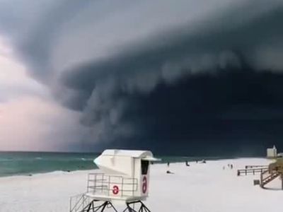 Ураган выходит на берег. Фото: bash.tube Ураган выходит на берег. Фото: bash.tube