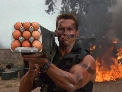 Шварцнеггер и подорожавшие яйца. Коллаж: t.me/chtddd Шварцнеггер и подорожавшие яйца. Коллаж: t.me/chtddd