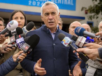 Кэлин Джорджеску, победитель первого тура выборов президента Румынии. Фото: rus.err.ee Кэлин Джорджеску, победитель первого тура выборов президента Румынии. Фото: rus.err.ee