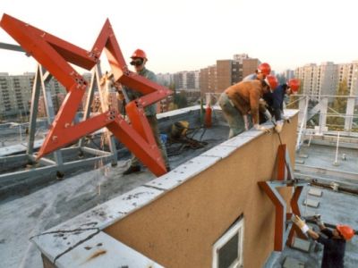 Демонтаж коммунистической символики, Венгрия, 1989. Фото: www.currenttime.tv Демонтаж коммунистической символики, Венгрия, 1989. Фото: www.currenttime.tv