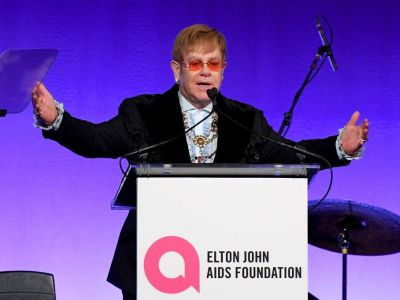 Элтон Джон. Фото: Dimitrios Kambouris / Getty Images