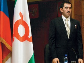 Юнус-Бек Евкуров. Фото с сайта rusrep.ru Юнус-Бек Евкуров. Фото с сайта rusrep.ru